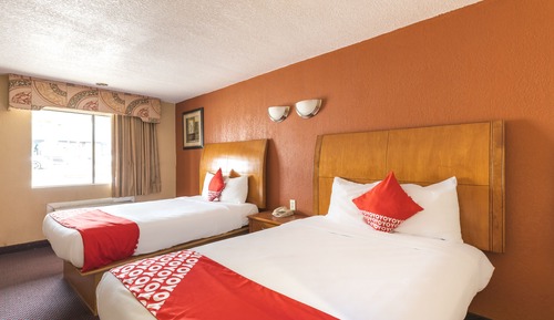 Room, 2 Queen Beds, Smoking