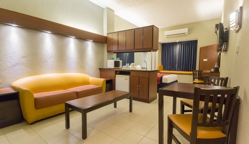 Suite, 1 Queen Bed, Non Smoking