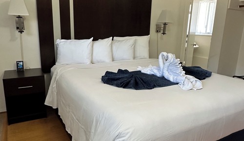 Standard Room, 1 King Bed