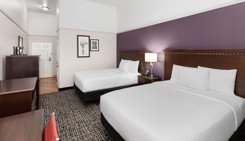 Room, 2 Queen Beds, Accessible, Non Smoking (Mobility/Hearing, Bathtub w/Grab Bars)