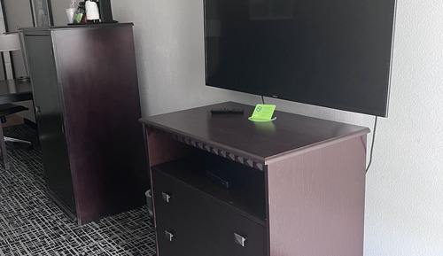 Executive Room, 1 King Bed, Accessible, Non Smoking (Mobility/Hearing, Roll-In-Shower)