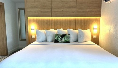 Family Suite (King)