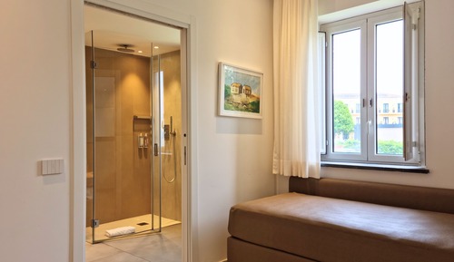 Club Room, 2 Twin Beds, Accessible (House)