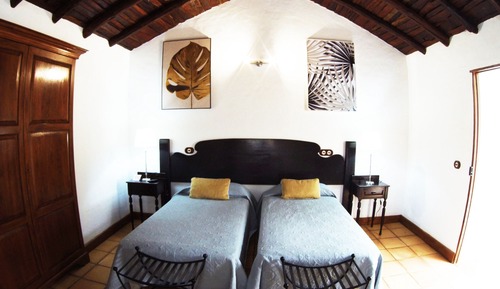 Standard Twin Room (#11 Tefia)