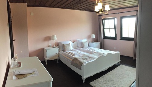 F-Romantic Double Room, River View