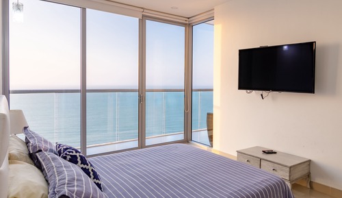 Luxury Condo, Multiple Beds, Non Smoking