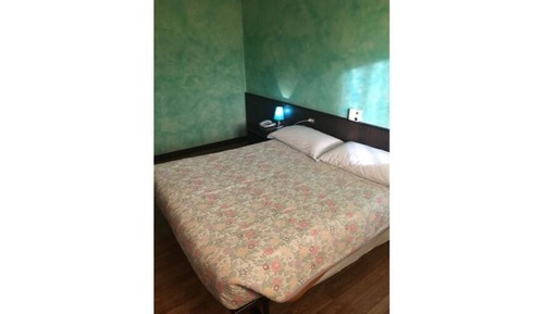 Standard Suite, Ensuite, Courtyard View (Camera Family)