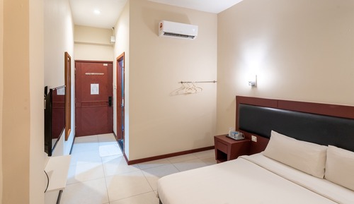 Standard Room, 1 Queen Bed