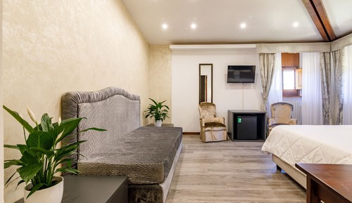 Junior Suite, Multiple Beds, Garden View