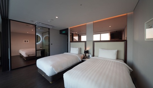 Standard Twin Half Ocean