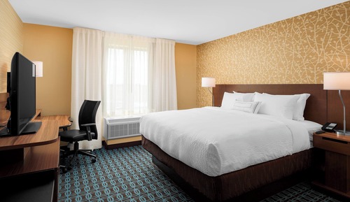 Room, 1 King Bed (Mobility/Hearing Access, Roll-In Shwr)