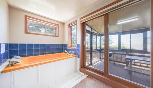 Room (Freesia (SPA Unshared House))