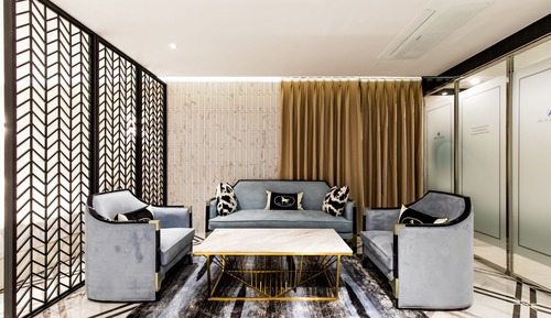 Basic Studio Suite - Comp Airport Shuttle upon pre-request