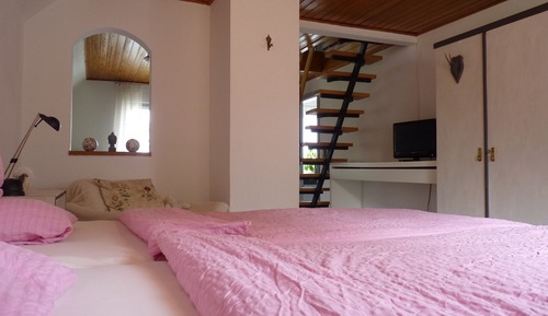 Comfort Apartment, 2 Bedrooms, Fireplace, Garden Area