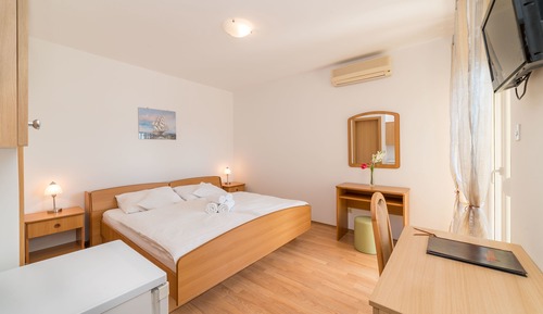 Deluxe Double Room, Garden View (106)