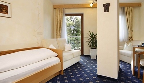 Single Room, Mountain View