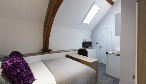 Double Room, 1 Queen Bed