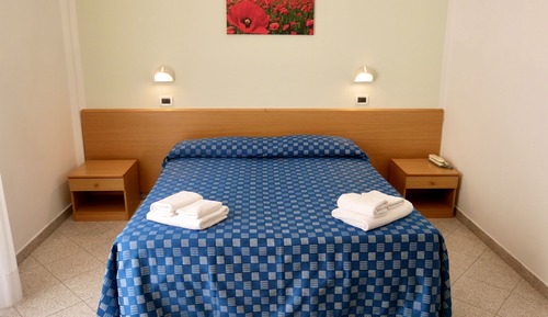 Triple Room, Multiple Beds