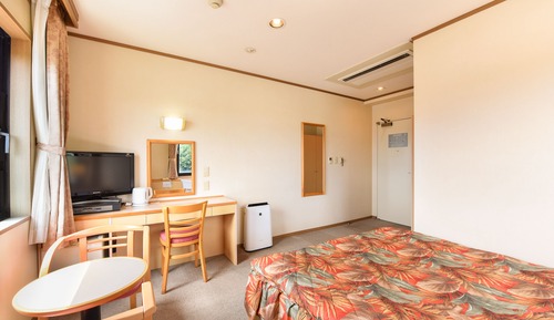 Double Room, Smoking