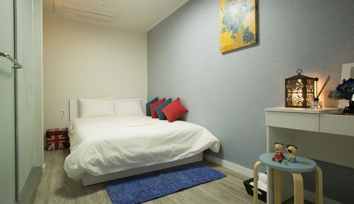 Double Room, No Windows