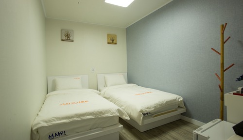 Twin Room, No Windows