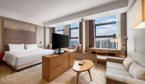 Business Room, 1 King Bed, Smoking