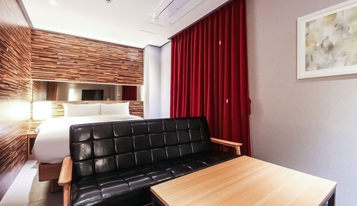 Room (Premier Double)