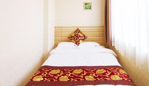 Queen Room – Non Smoking,Eco Plan (Stairs Only，second or third floor) 