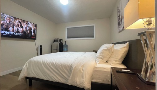 Double Room, 1 Queen Bed, Non Smoking, Pets Not Allowed