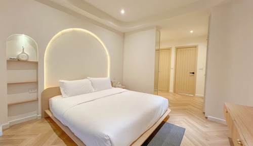 House, Balcony, Canal View