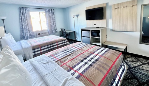 Standard Double Room, 2 Double Beds, Non Smoking, Mountain View