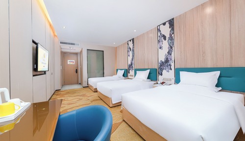 Family Triple Room, City View