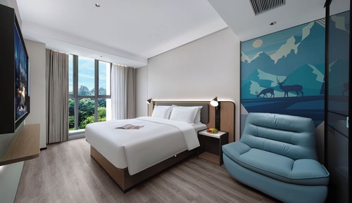 Family Triple Room, City View