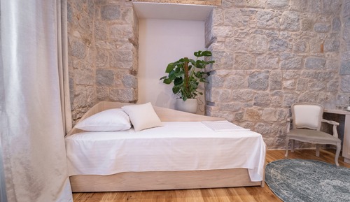 Triple Room, City View (8)