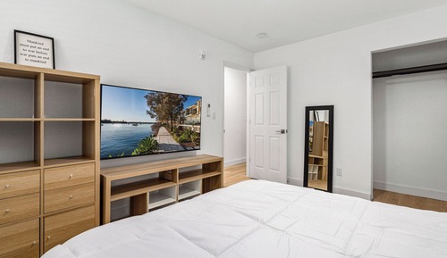 Business Apartment, City View