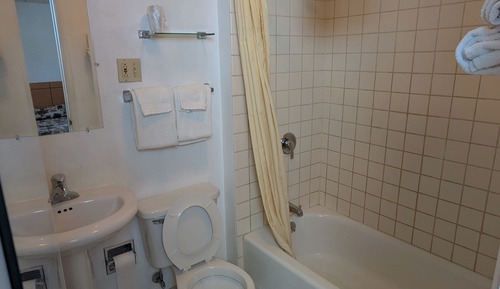 Deluxe Double Queen Room