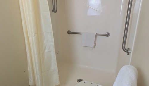 Deluxe Double Queen Accessibility Room