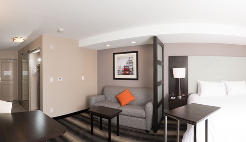 Deluxe Suite, 1 King Bed, Kitchen