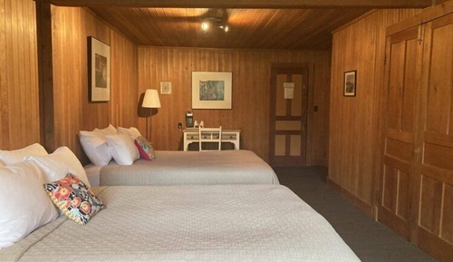 Traditional Room, 2 Queen Beds (Rustique)