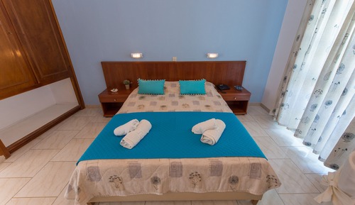 Basic Room, 2 Twin Beds, Pool View