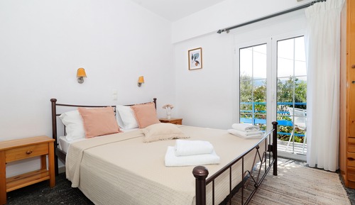 Basic Double Room, 1 Double Bed, Partial Ocean View