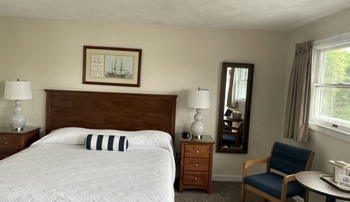 Standard Room, 1 King Bed