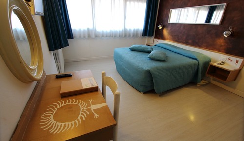 Basic Quadruple Room, Mountain View