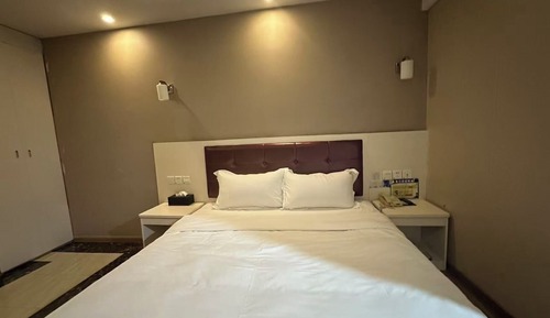 Comfort Single Room, 1 Queen Bed, Air conditioning, City View