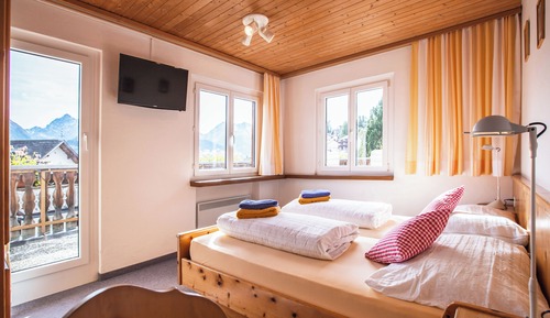 Basic Double Room, Balcony, Mountain View