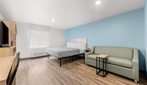 Suite, 1 King Bed, Accessible, Non Smoking