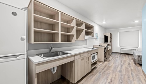 Suite, 1 Queen Bed, Accessible Bathtub, Non Smoking