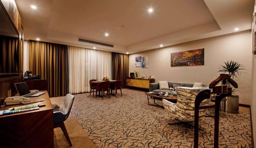 Junior Suite, 1 King Bed