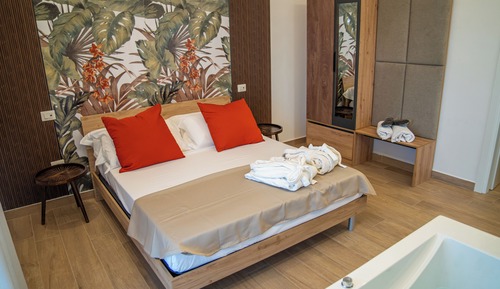 Luxury Suite, Garden View