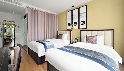 Design Quadruple Room